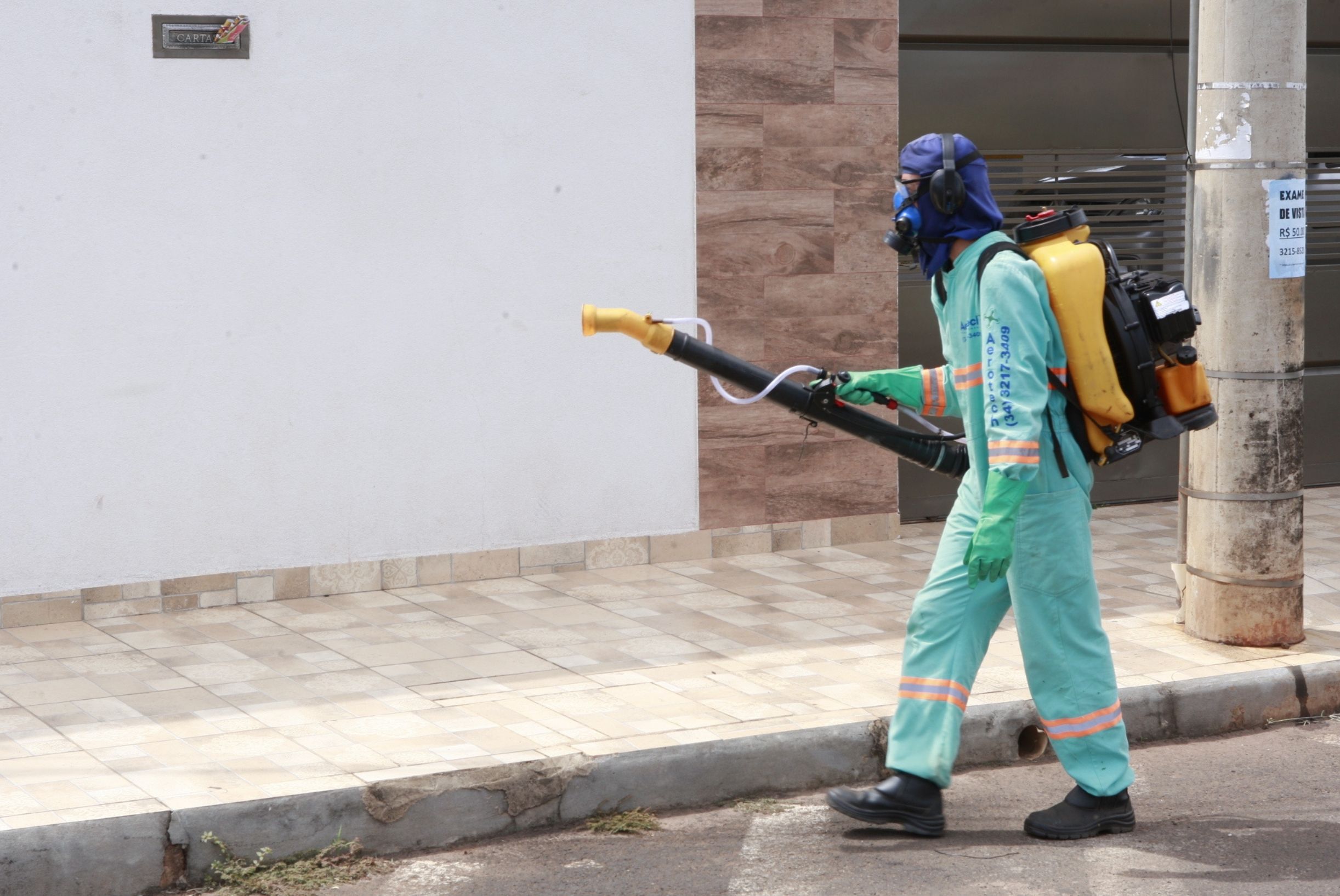 Sanitização de ambientes contra COVID em Porto Alegre e Canoas